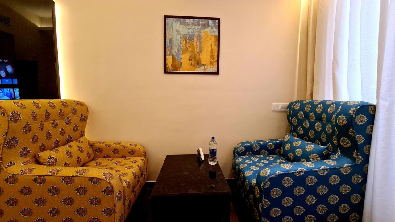 Galaxy Club & Hotel Bijāpur Exterior foto