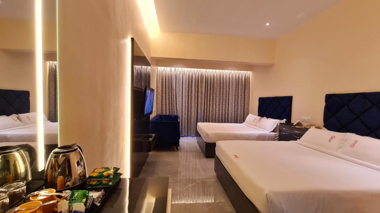 Galaxy Club & Hotel Bijāpur Exterior foto
